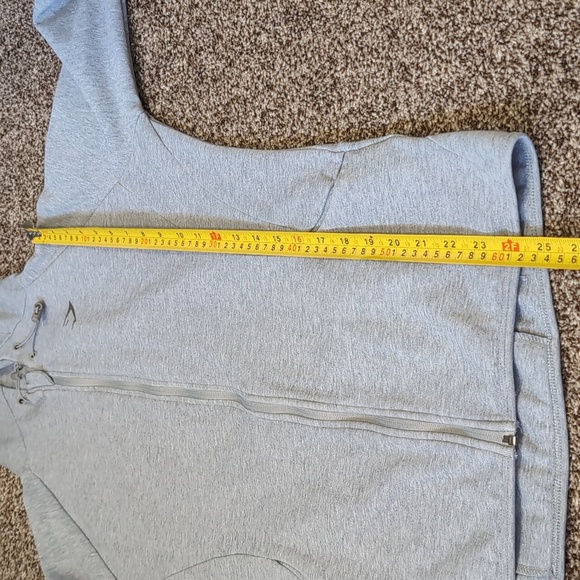 Gymshark gray Zip-Up Hoodie Size Medium - Picture 9 of 14